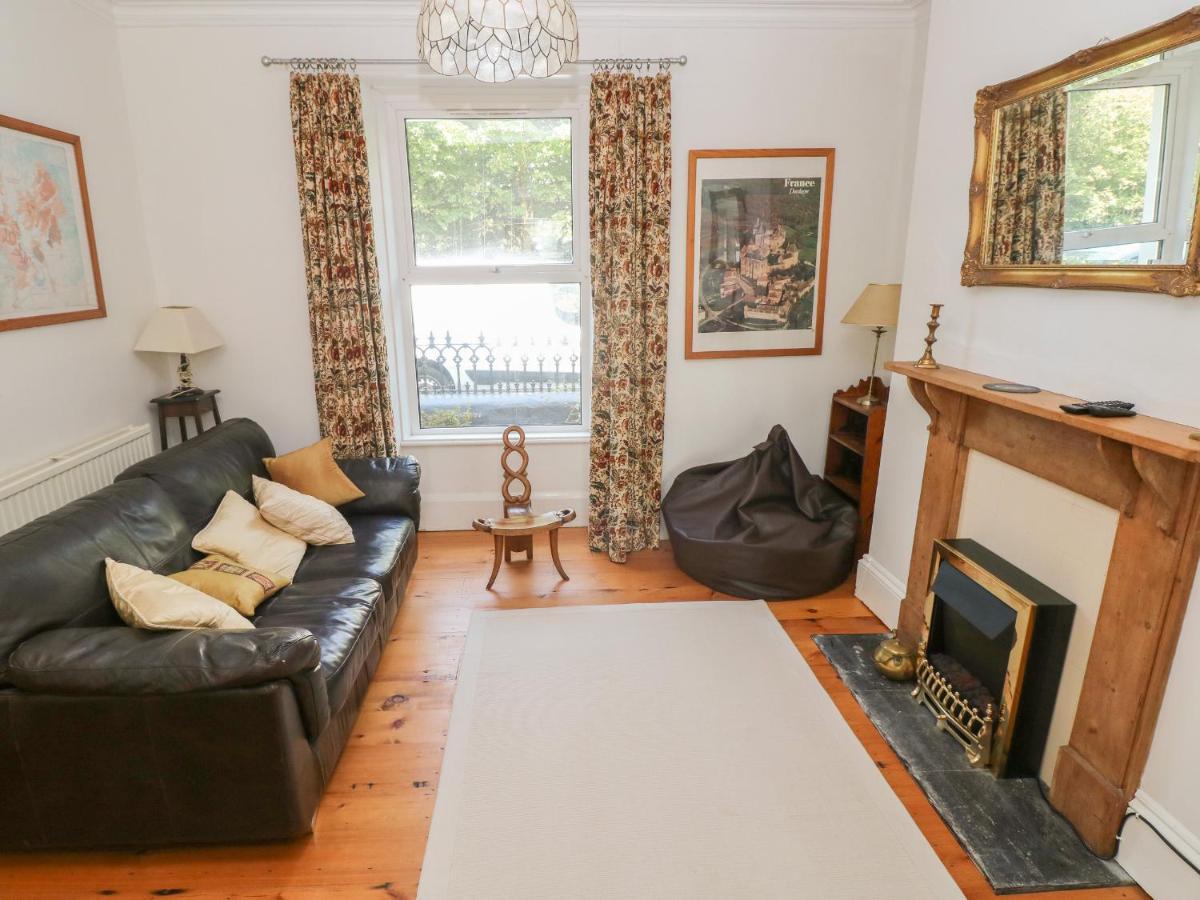 Hawthorn House Villa Pembroke Bagian luar foto
